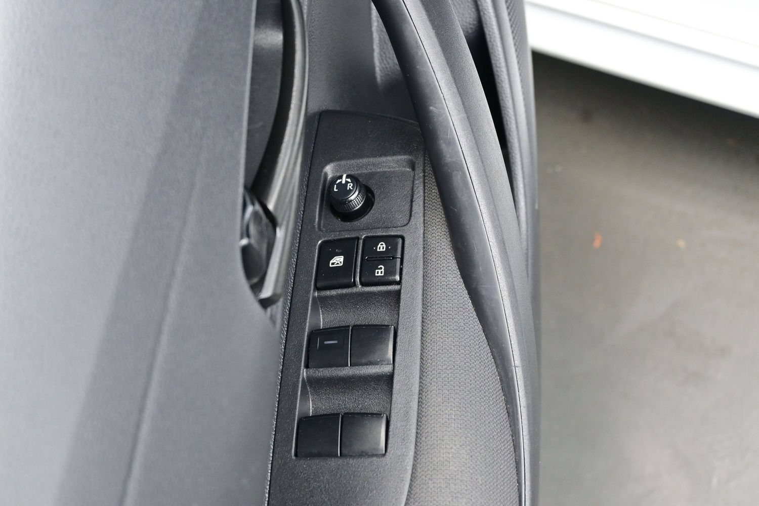 Used 2025 Toyota Corolla LE FWD image 10