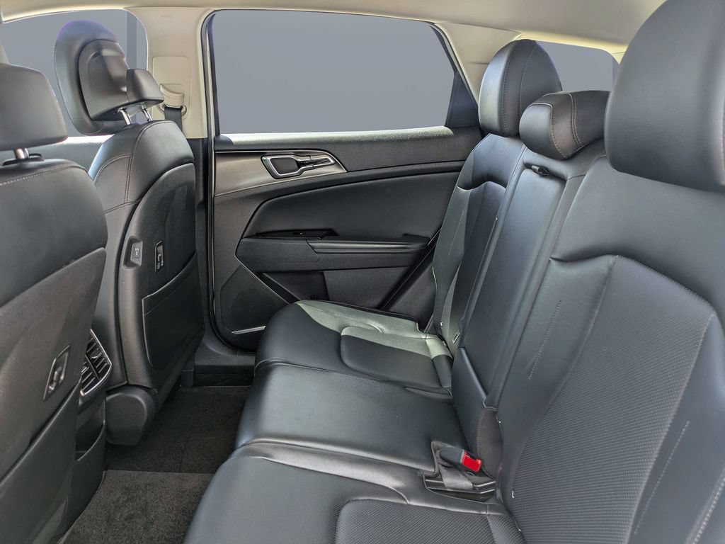 Used 2024 Kia Sportage EX FWD image 13