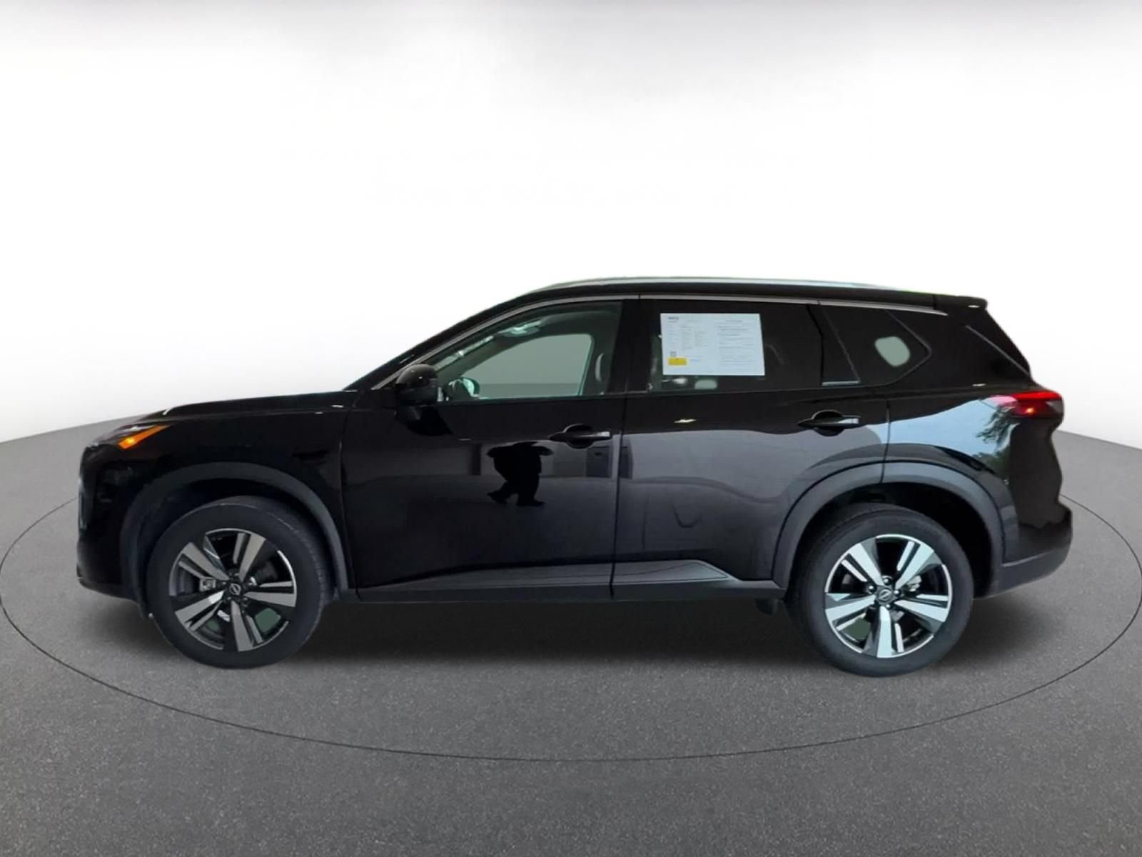 Used 2026 Nissan Rogue SL FWD image 8