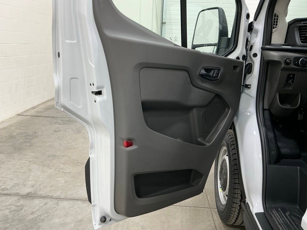 New 2026 Ford Transit 250 148 Medium Roof RWD image 16