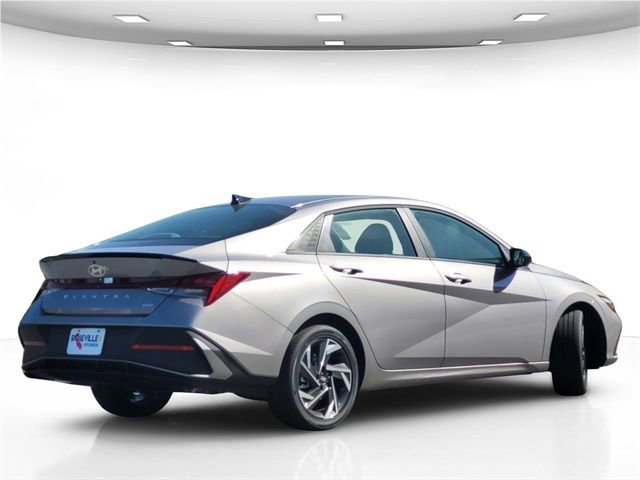 New 2025 Hyundai Elantra SEL image 13