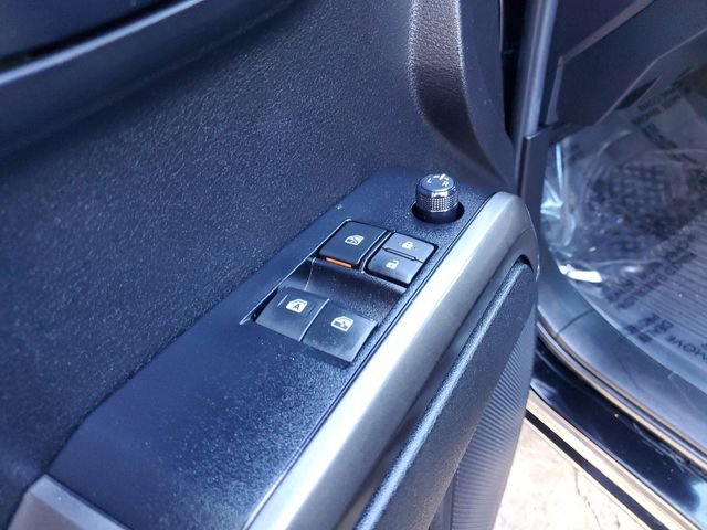 Used 2022 Toyota Tacoma SR5 w/ Technology Package image 18
