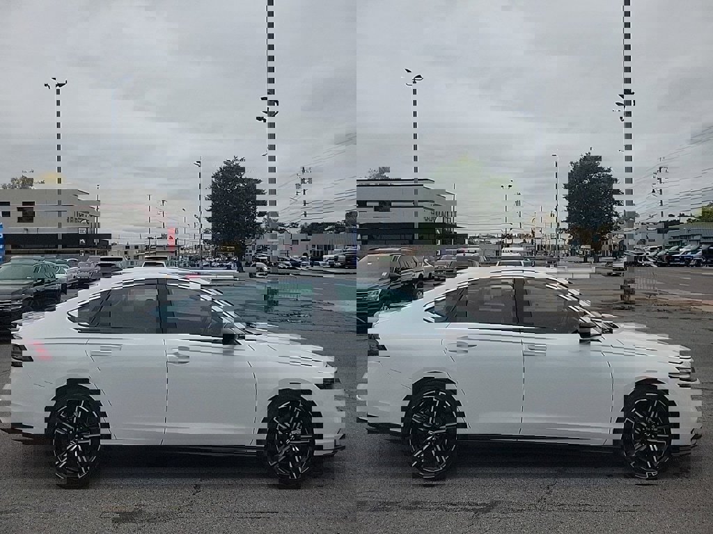 Used 2024 Honda Accord Sport image 6