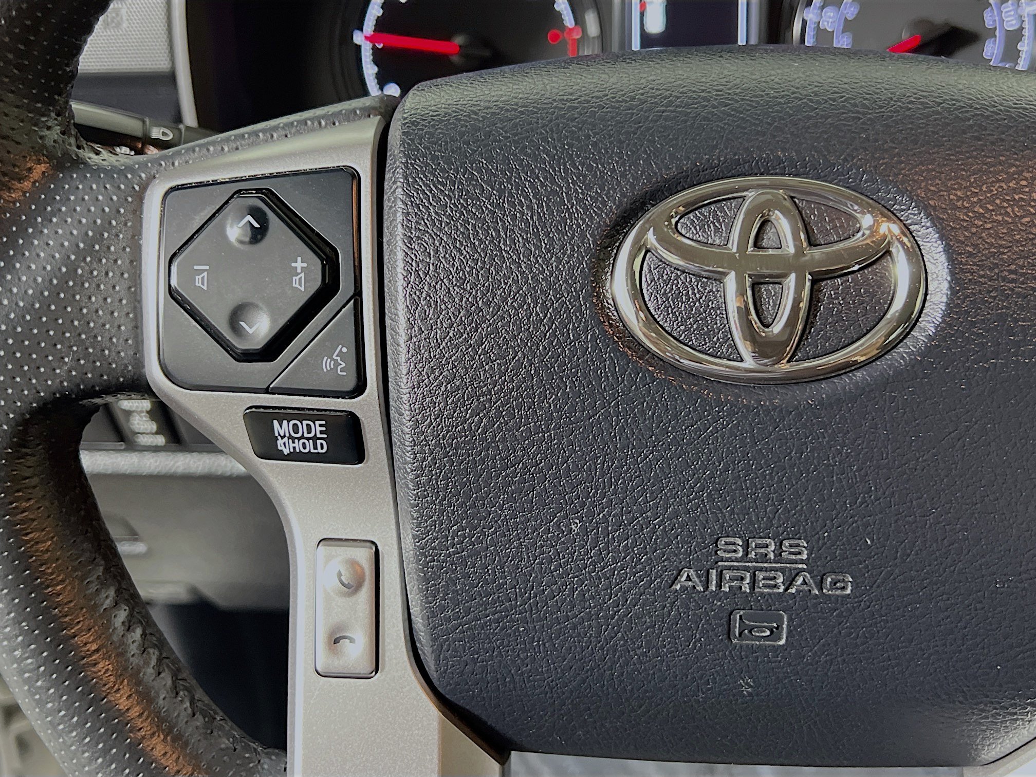 Used 2020 Toyota 4Runner SR5 AWD/4WD image 19