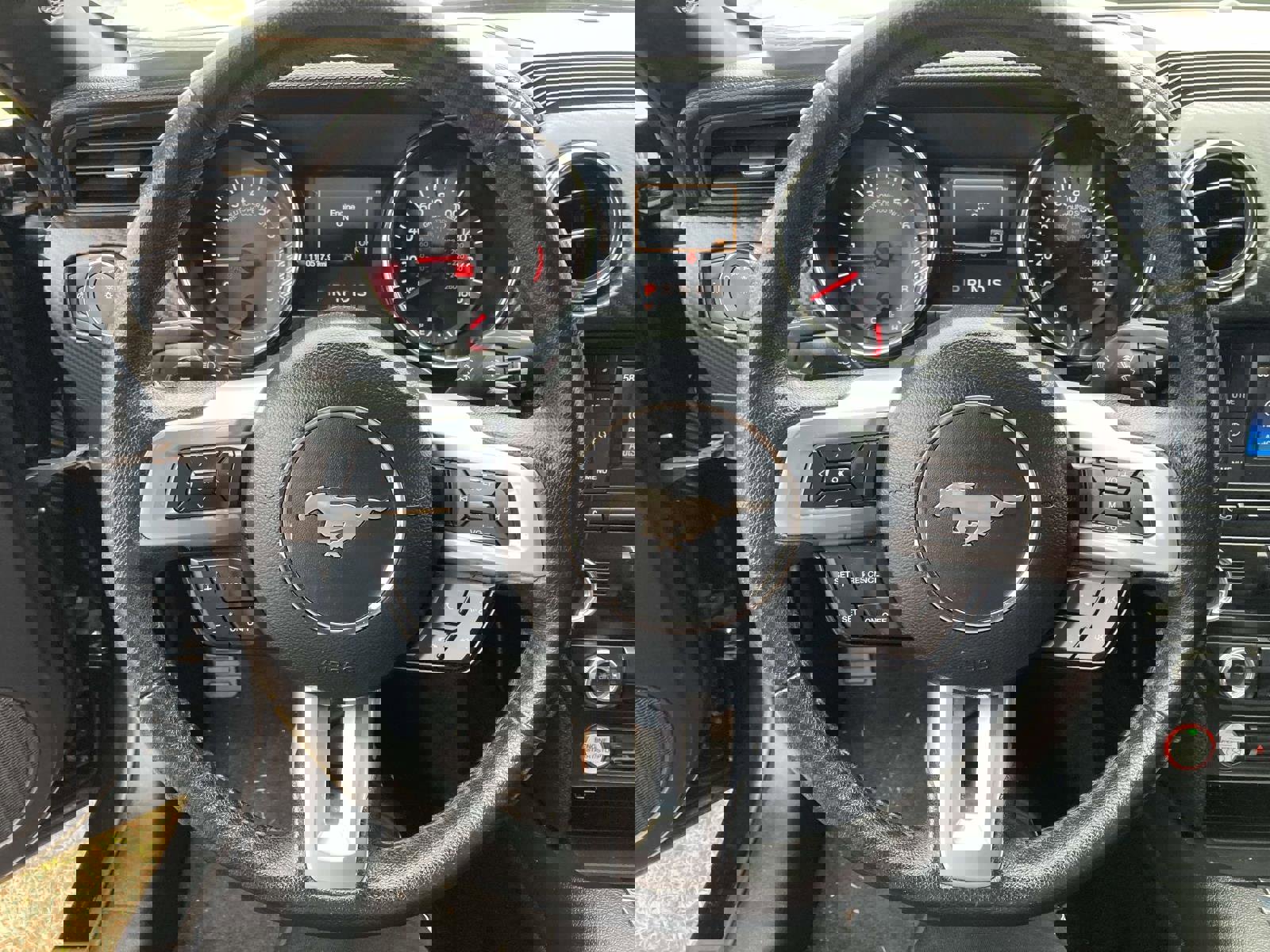 Used 2015 Ford Mustang Coupe image 29