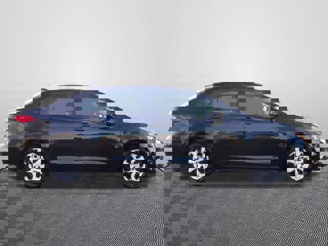 Used 2023 Toyota Corolla LE image 4