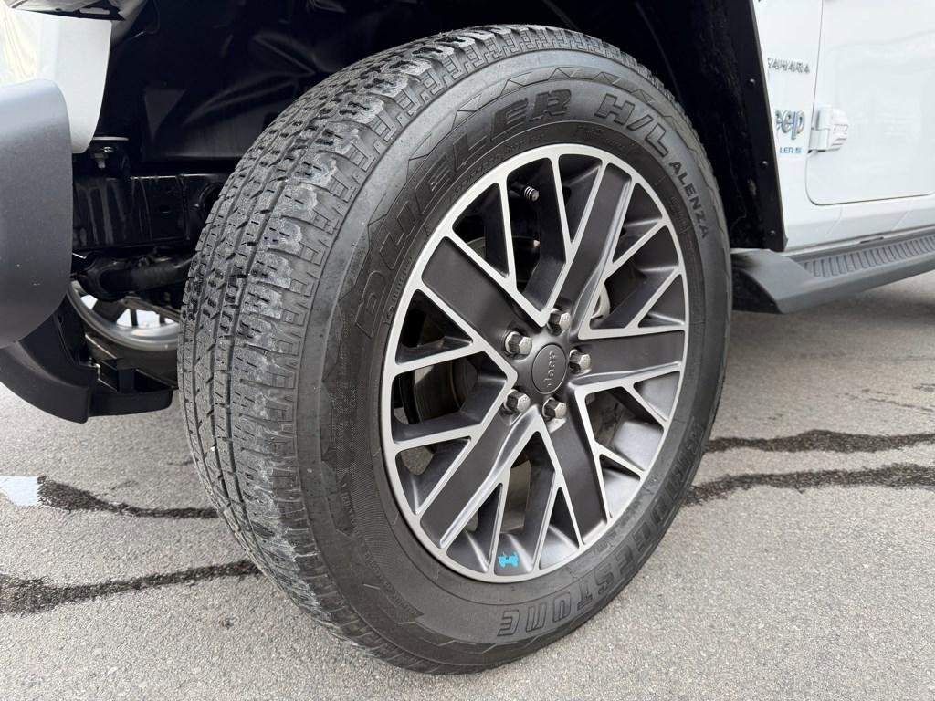 Used 2023 Jeep Wrangler Sahara w/ Cold Weather Group image 30