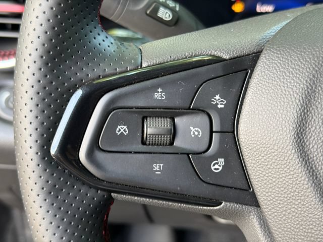 Used 2025 Chevrolet Trax RS w/ Sunroof Package FWD image 24