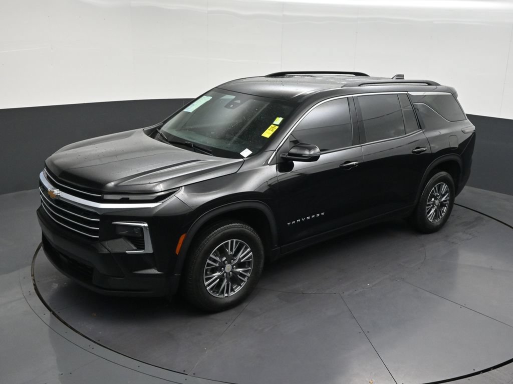 Used 2026 Chevrolet Traverse LT FWD image 18
