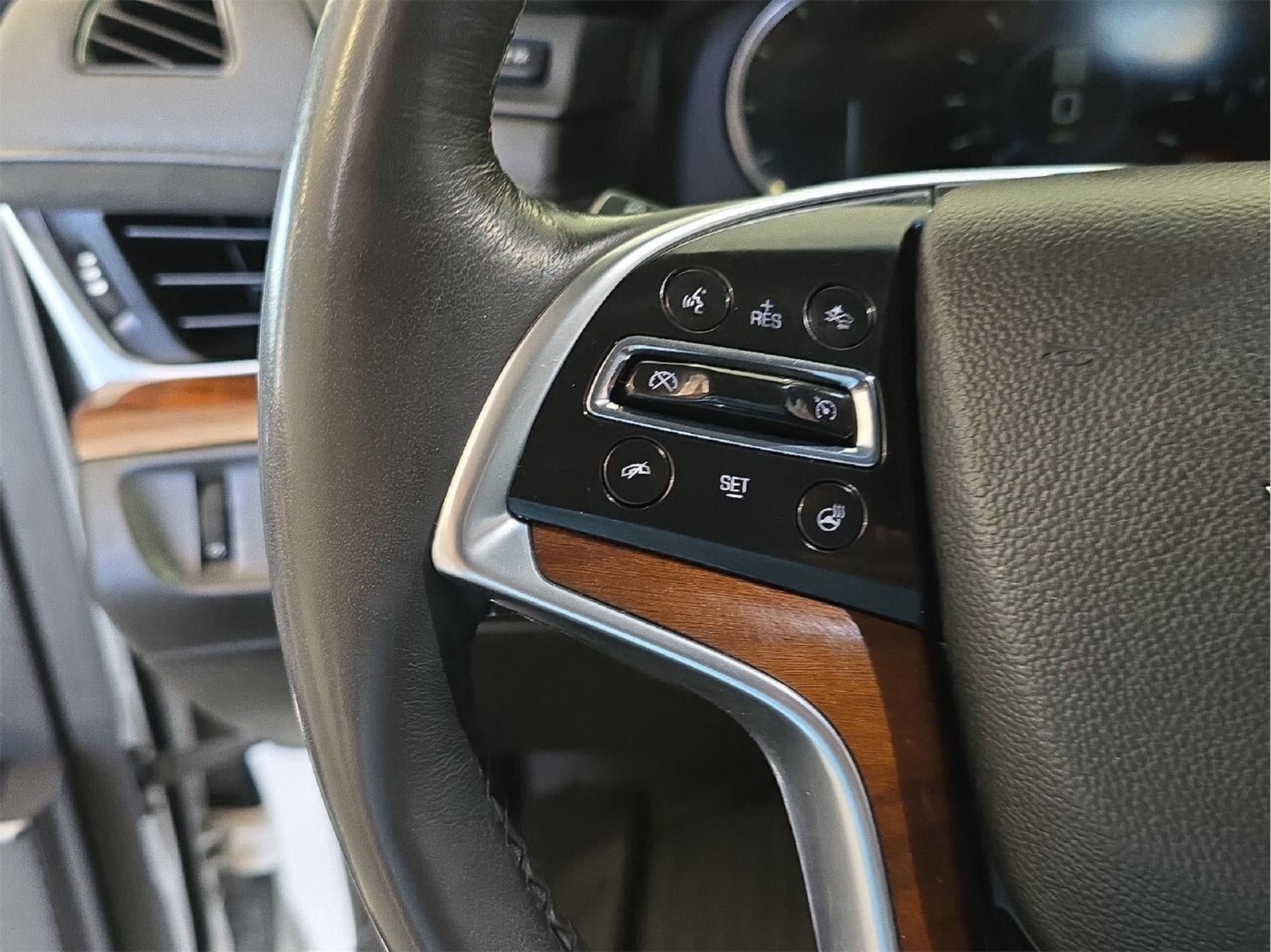 Used 2018 Cadillac Escalade Premium Luxury AWD/4WD image 13