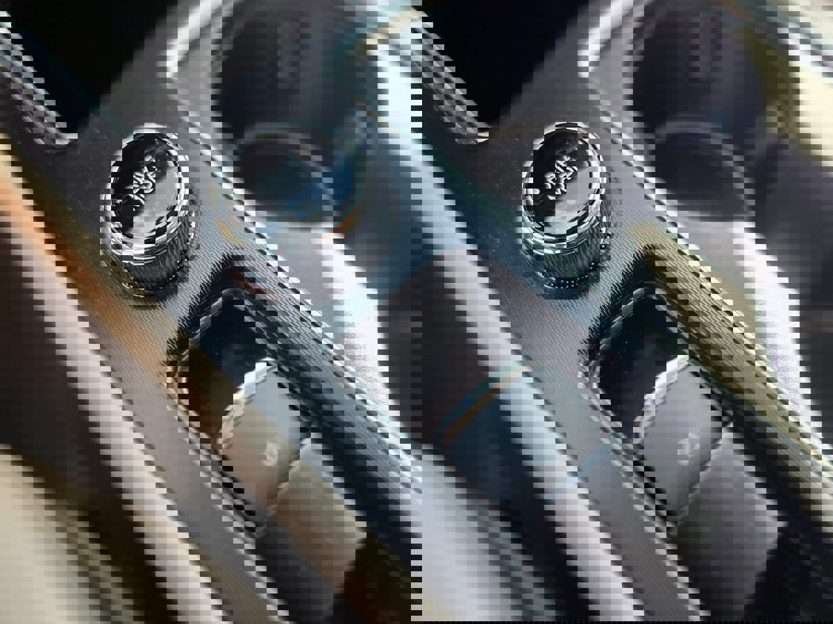 Used 2023 Lincoln Corsair FWD w/ Rear Removable Package Tray image 33