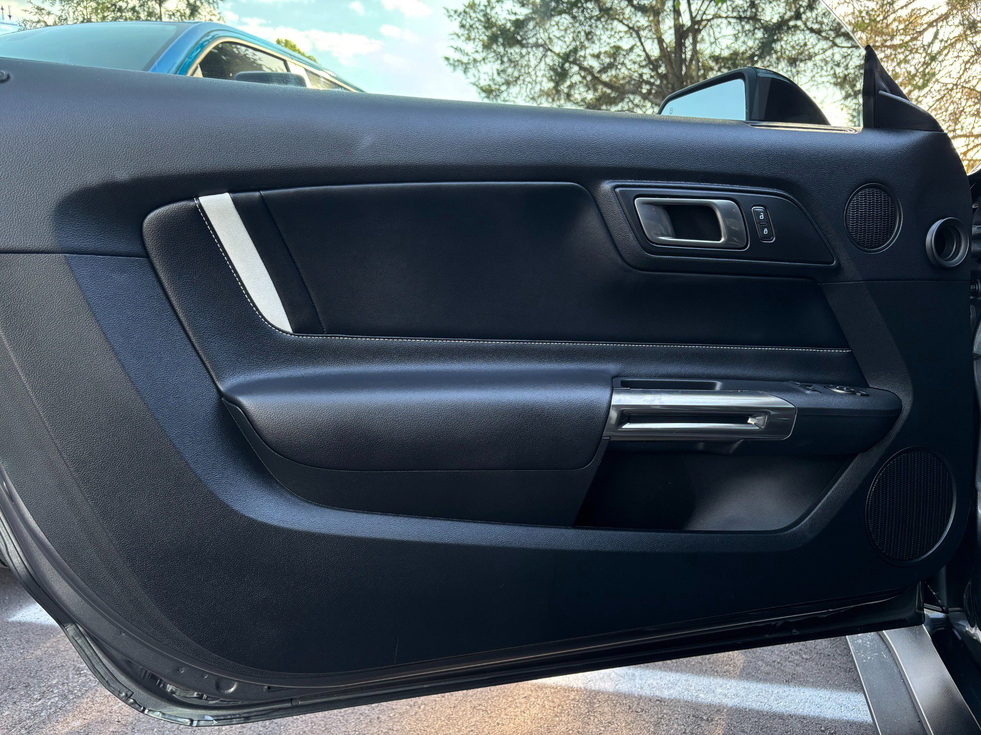 Used 2020 Ford Mustang Shelby GT500 w/ Carbon Fiber Track Pack RWD image 45