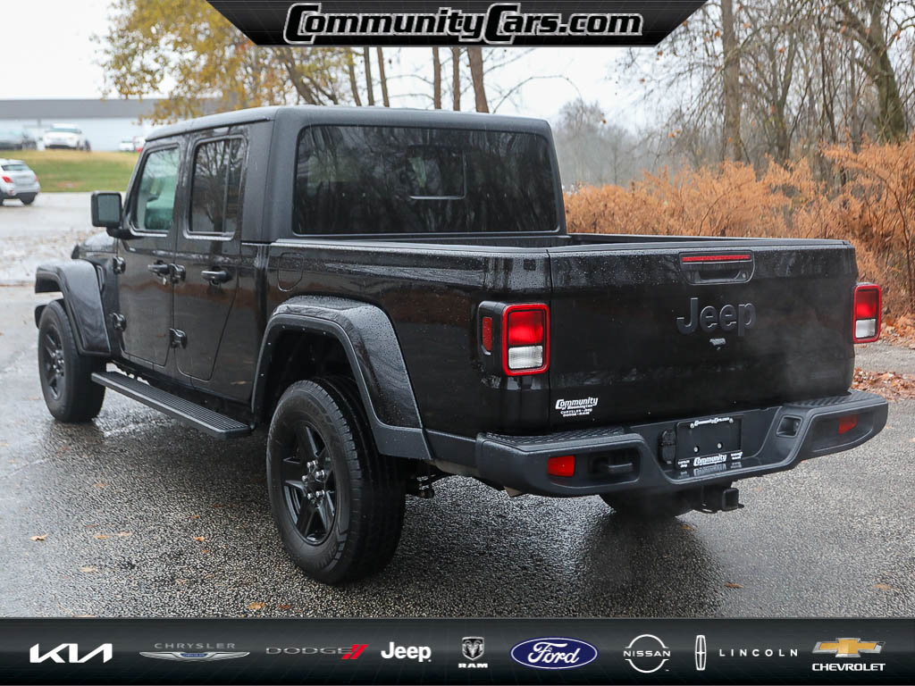 Used 2021 Jeep Gladiator Sport image 5