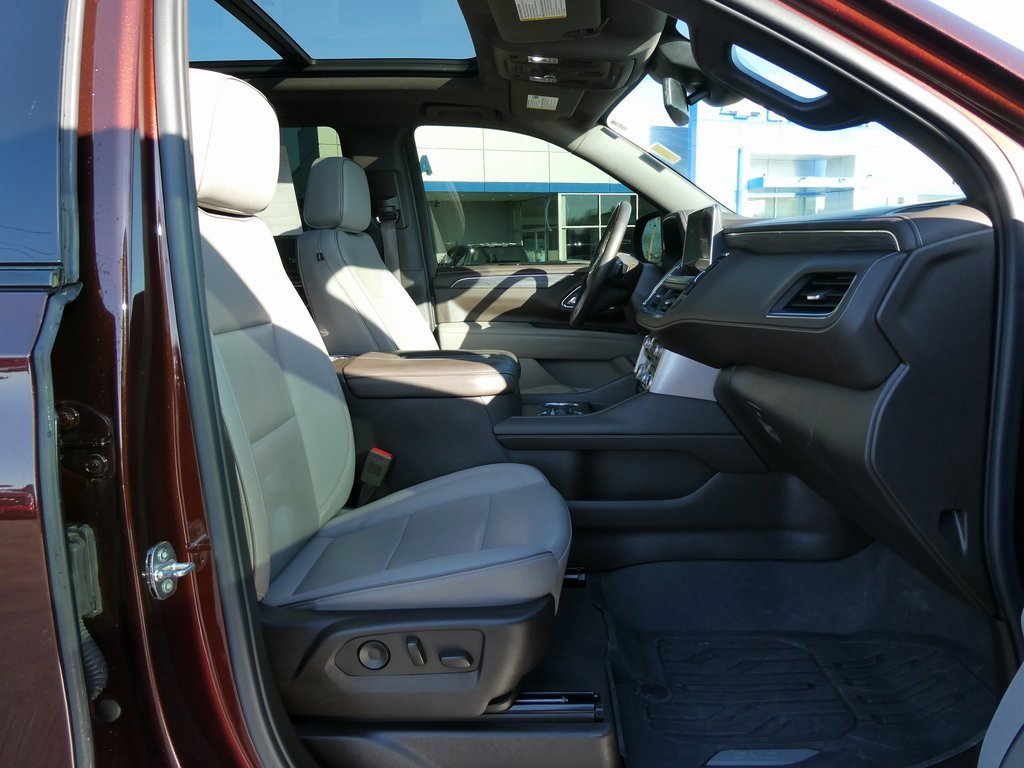 Used 2023 GMC Yukon SLT w/ SLT Premium Package image 13