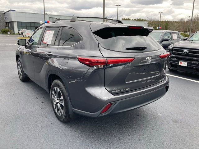 Certified 2023 Toyota Highlander XLE image 3