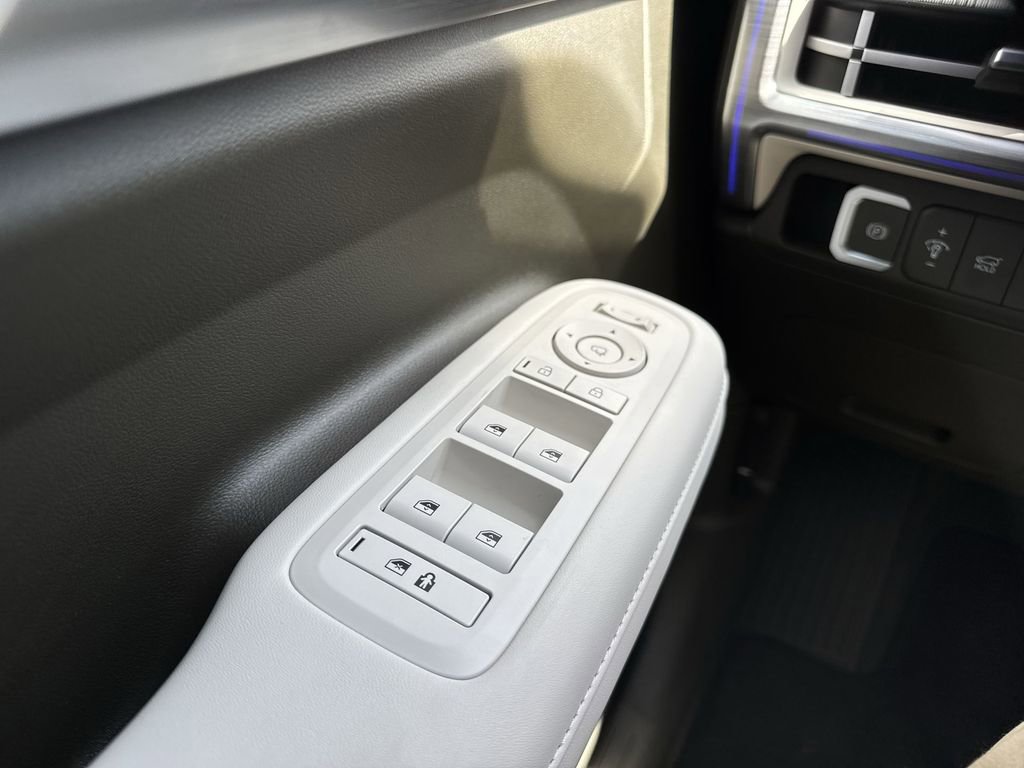 Used 2025 Hyundai Santa Fe Calligraphy image 23