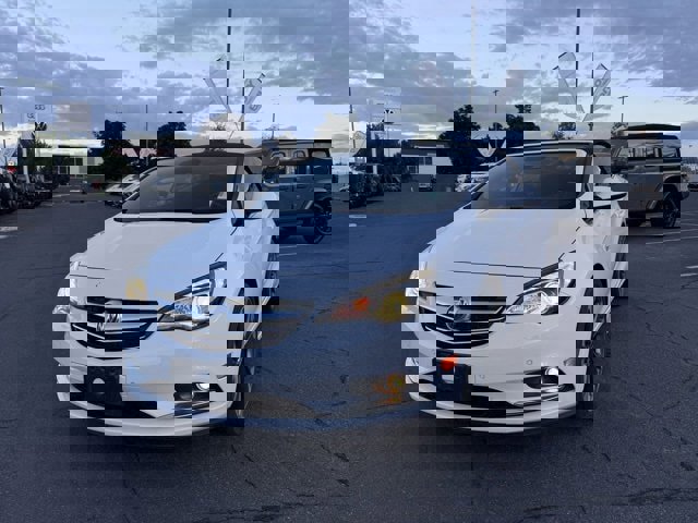 Used 2018 Buick Cascada Premium image 10