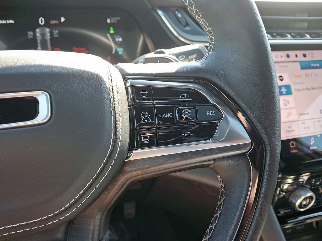 Used 2023 Jeep Grand Cherokee Overland w/ Advanced Protech Group III image 22