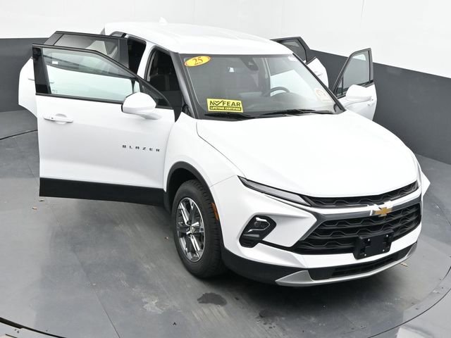 Used 2025 Chevrolet Blazer LT image 57