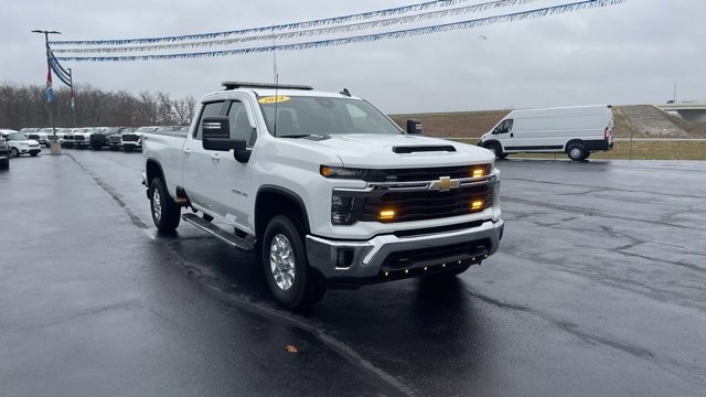 Used 2024 Chevrolet Silverado 3500 LT w/ Convenience Package image 11