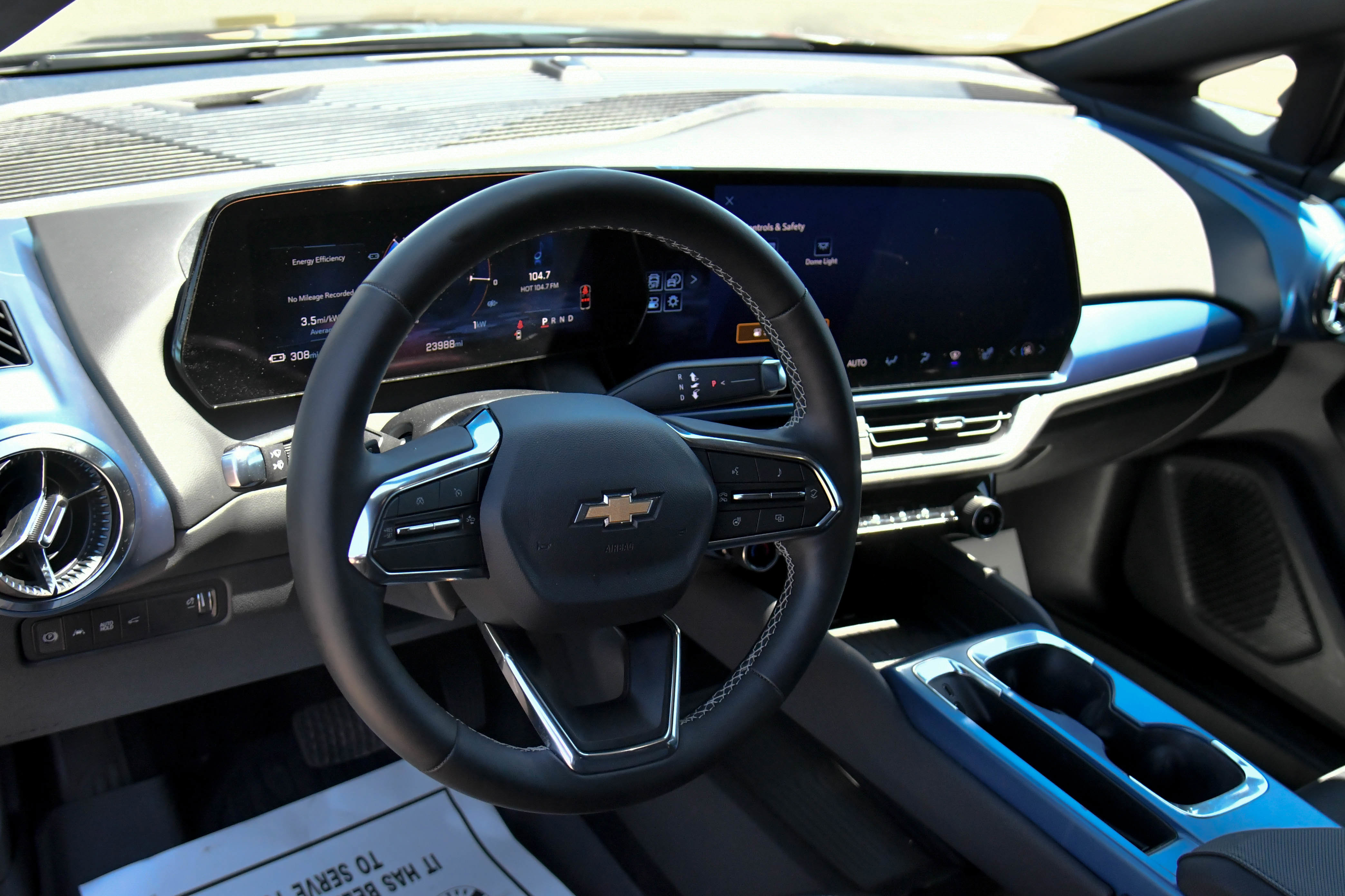 Used 2025 Chevrolet Equinox EV LT FWD image 14