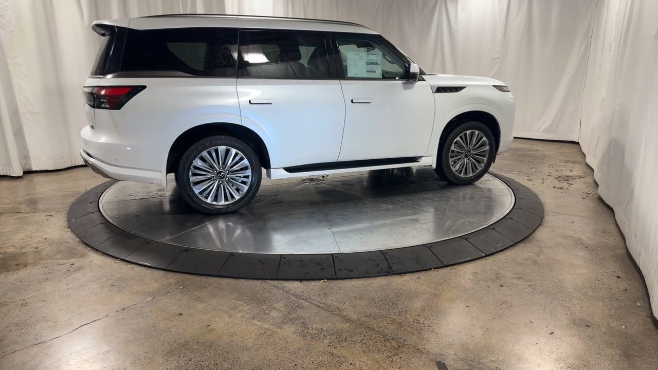 New 2025 INFINITI QX80 Sensory image 2