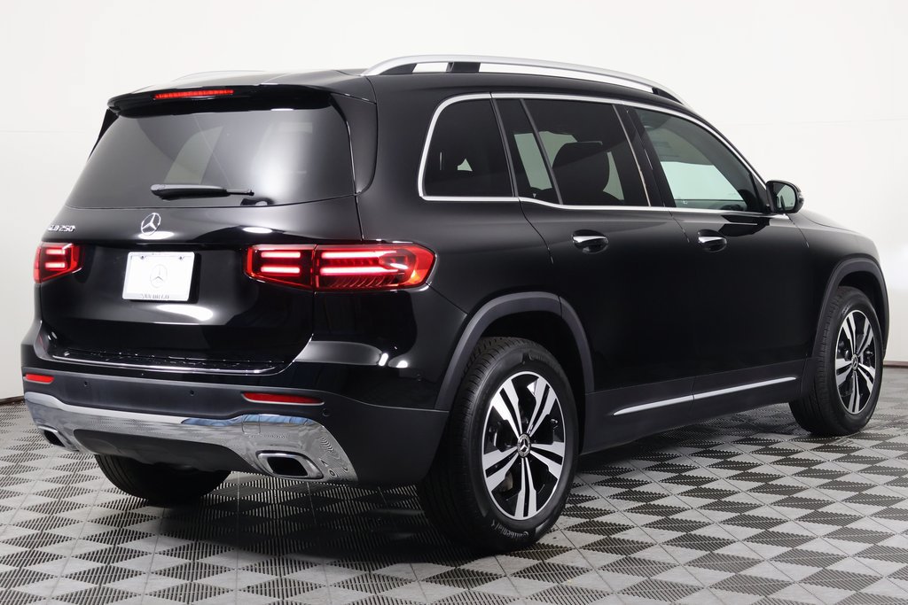 New 2026 Mercedes-Benz GLB 250 image 2