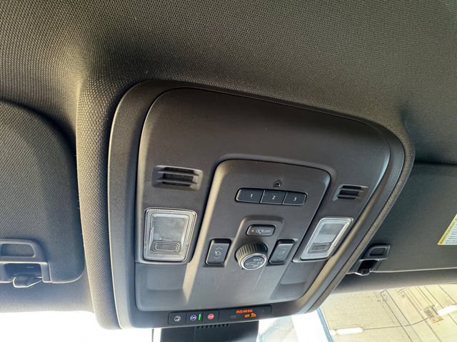 Used 2024 Chevrolet Suburban Z71 w/ Luxury Package AWD/4WD image 25
