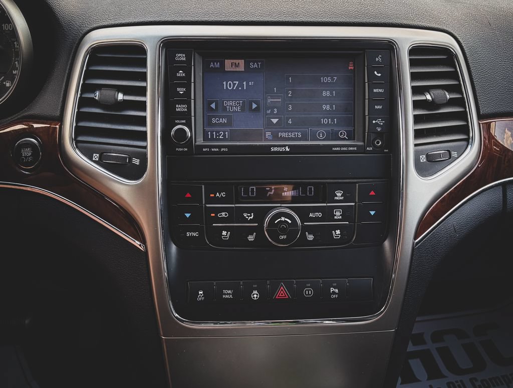 Used 2011 Jeep Grand Cherokee Limited w/ Luxury Group II AWD/4WD image 10