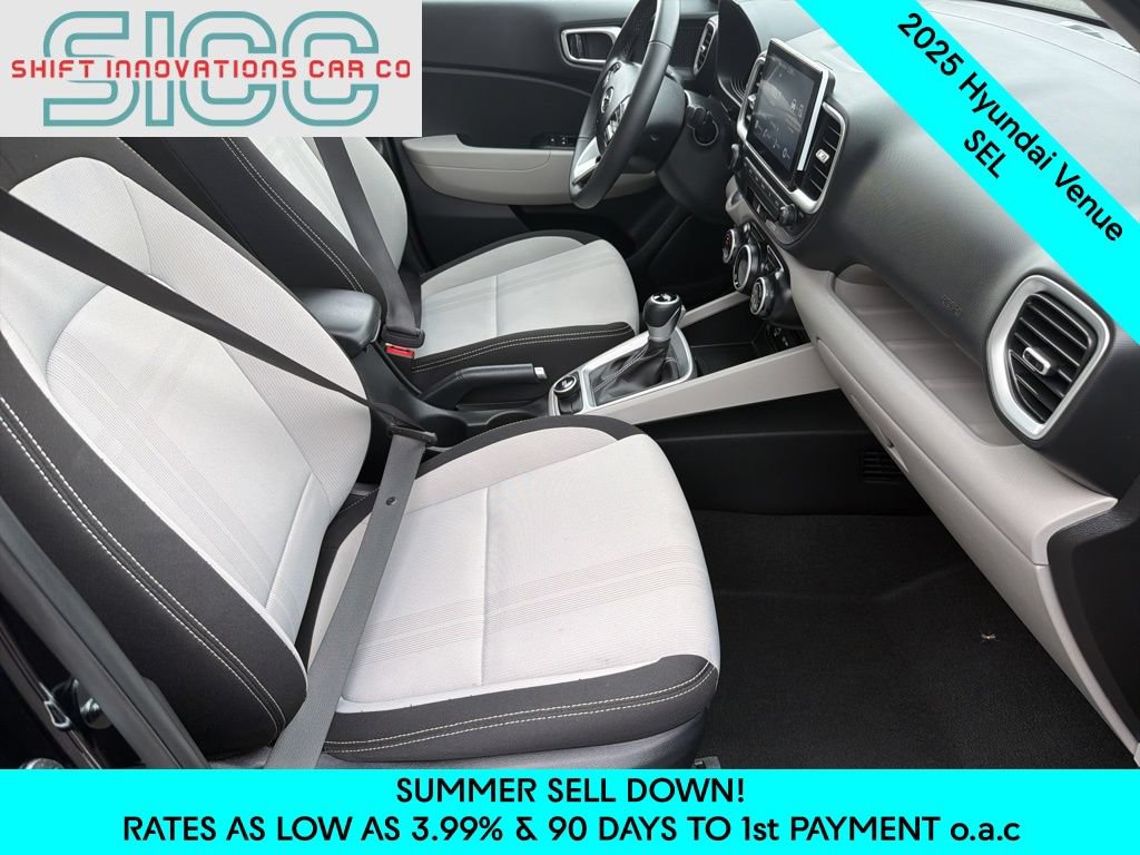 Used 2025 Hyundai Venue SEL FWD image 15