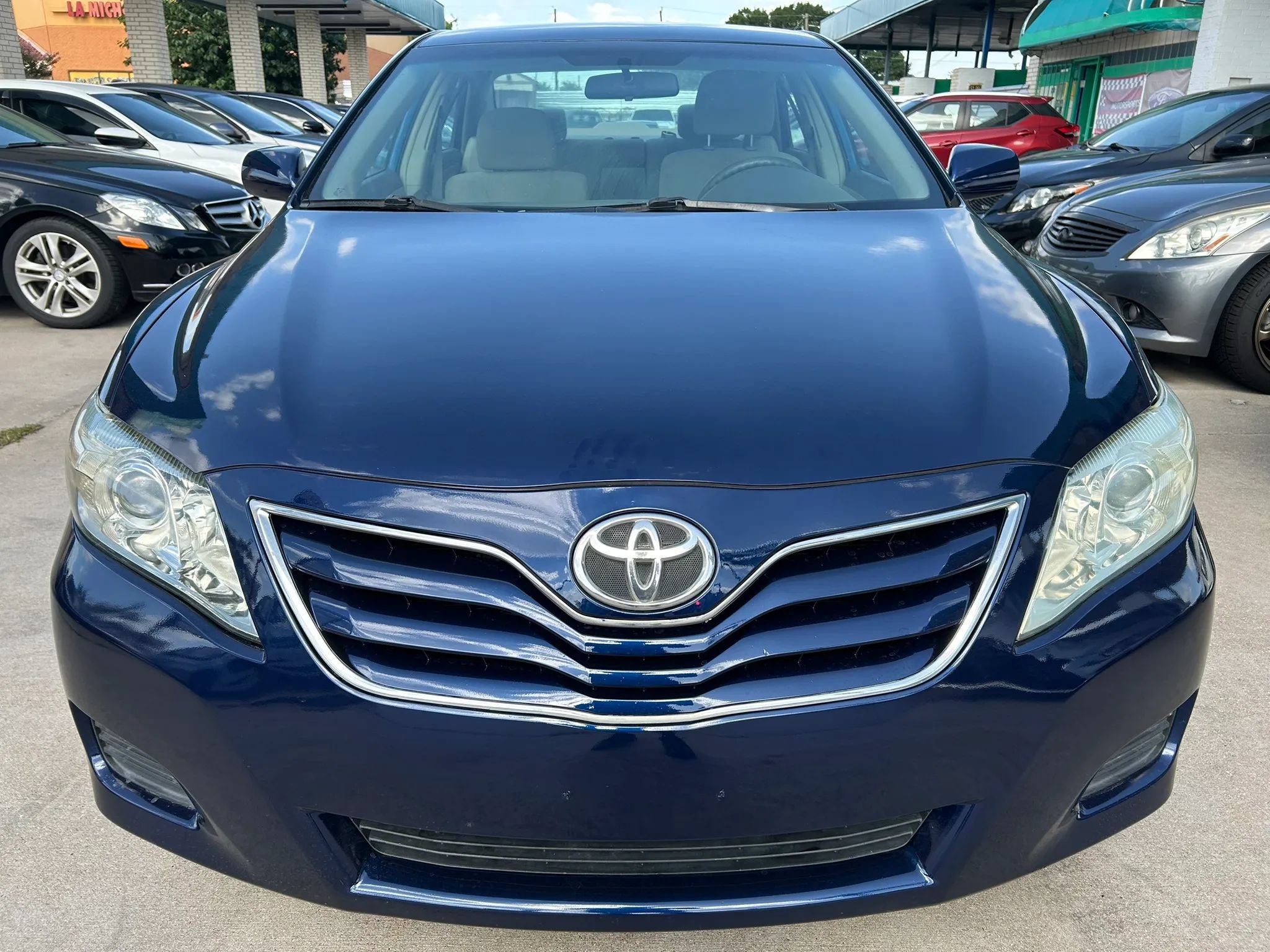 Used 2010 Toyota Camry LE FWD image 8