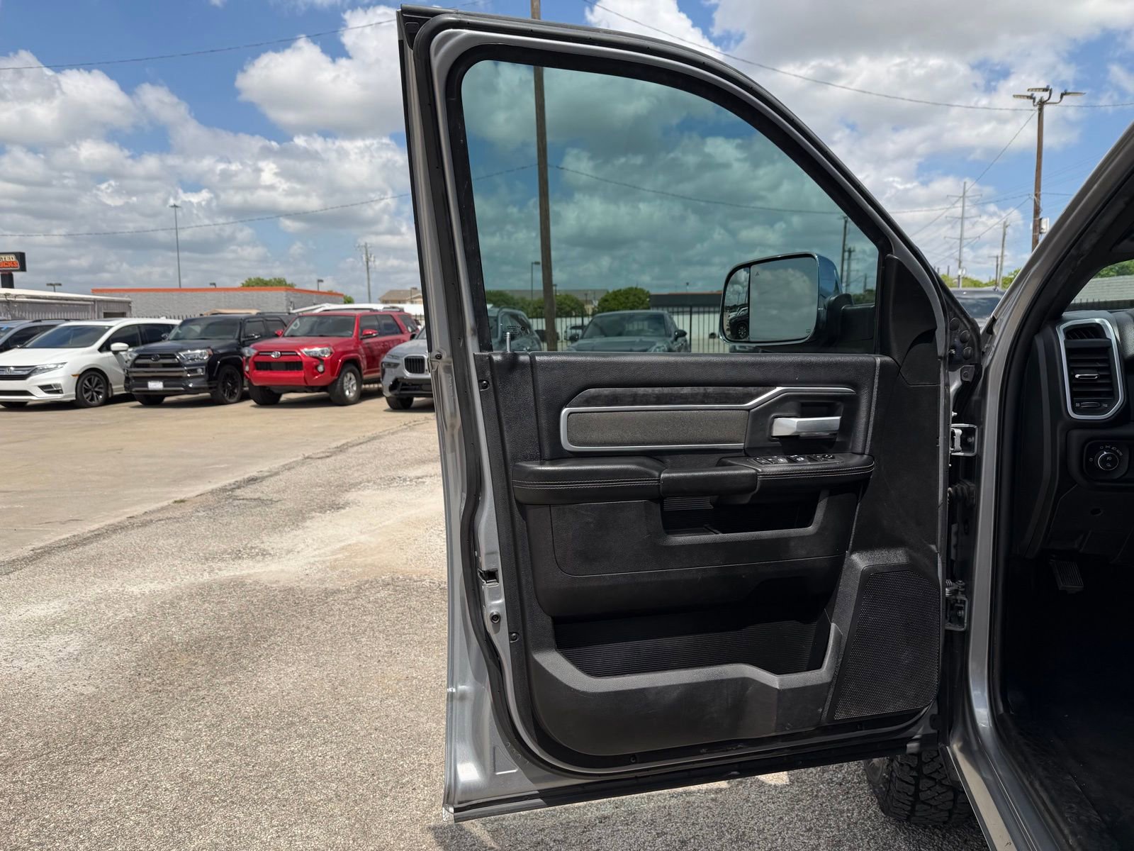 Used 2021 RAM 3500 Big Horn w/ Night Edition RWD image 19