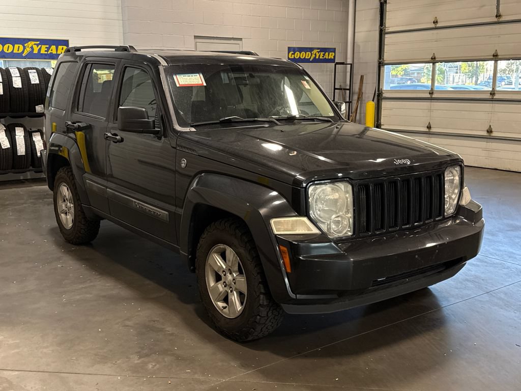 Used 2010 Jeep Liberty Sport w/ Popular Equipment Group AWD/4WD image 3