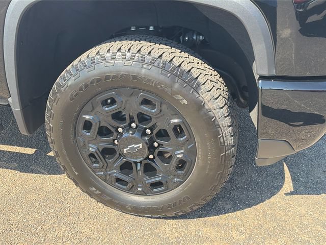 Used 2024 Chevrolet Silverado 2500 LTZ w/ LTZ Plus Package AWD/4WD image 12