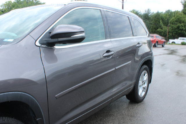 Used 2017 Toyota Highlander Limited AWD/4WD image 45
