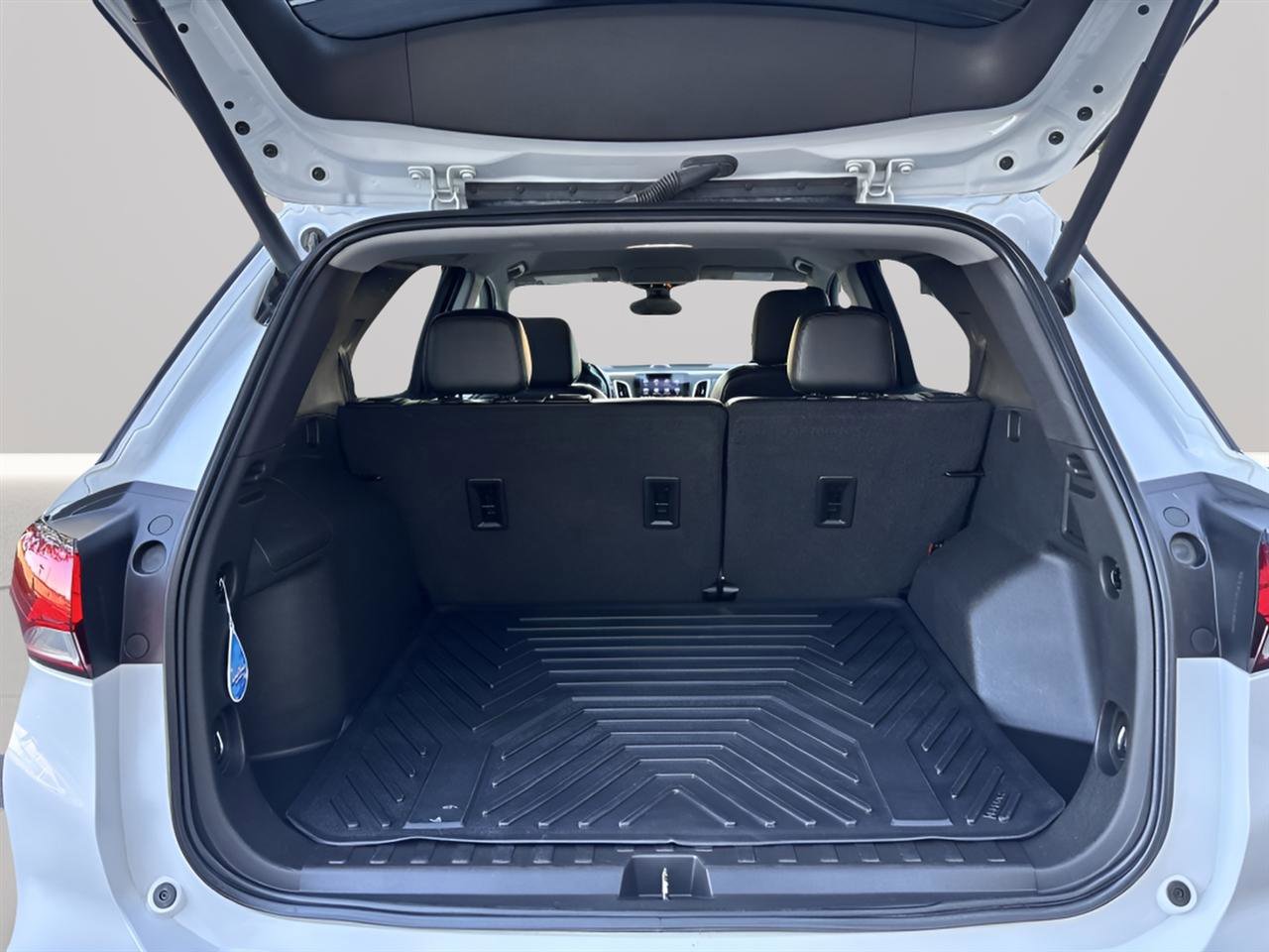 Used 2022 Chevrolet Equinox Premier image 29