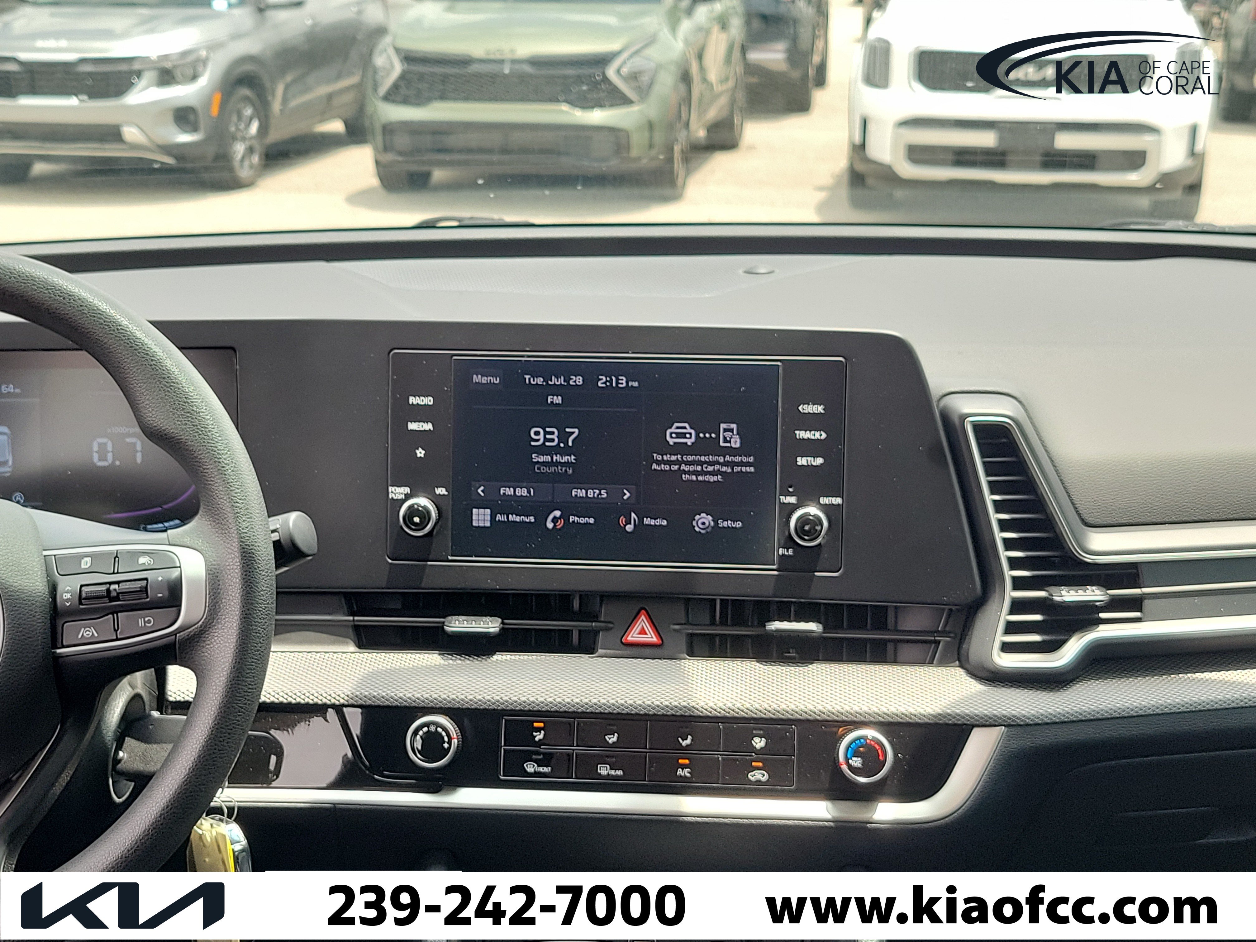 Used 2025 Kia Sportage LX AWD/4WD image 18