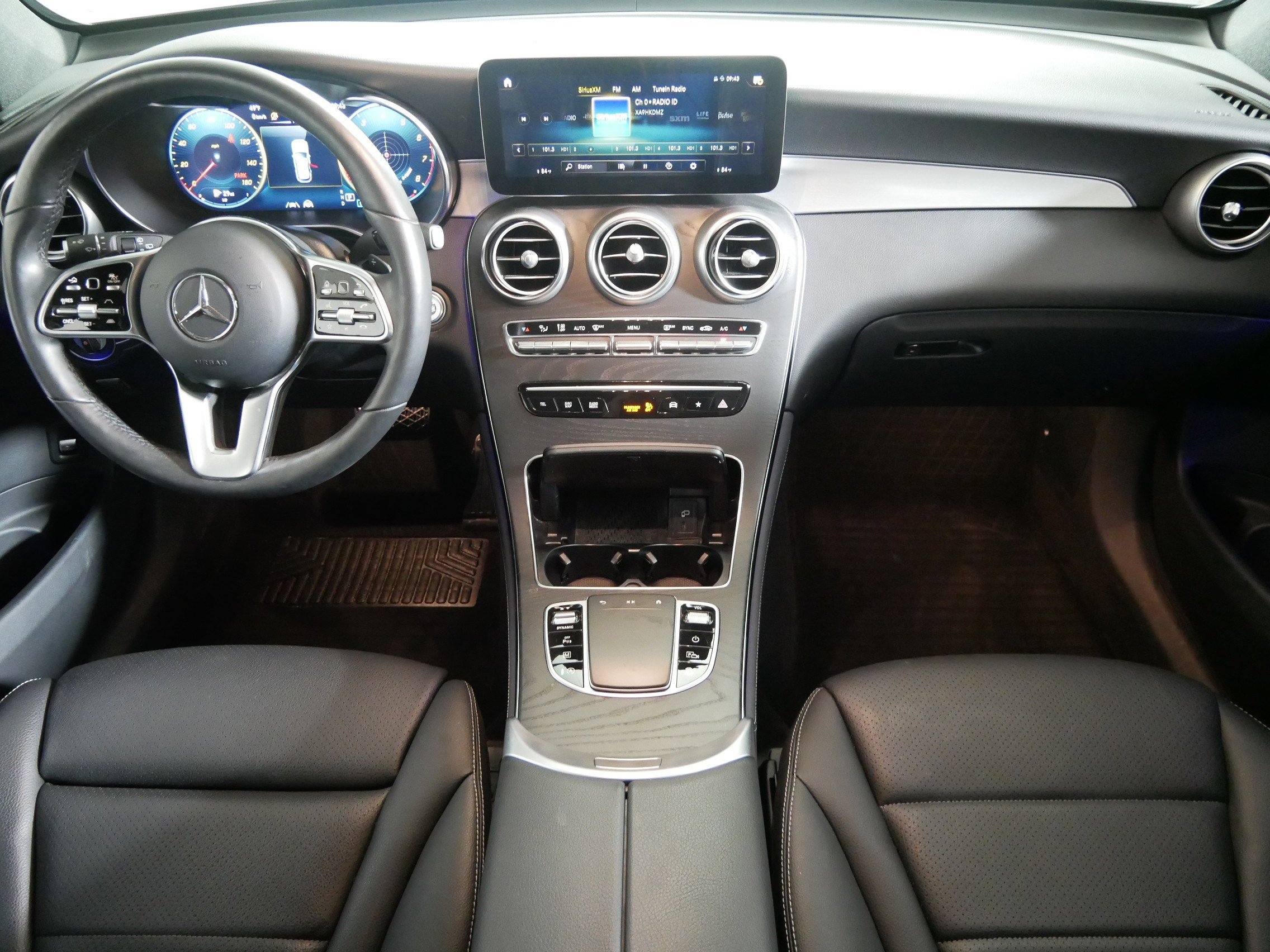 Used 2021 Mercedes-Benz GLC 300 4MATIC image 10