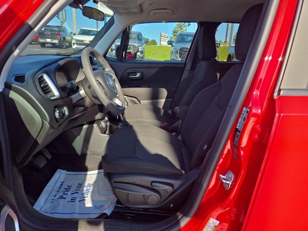 Used 2020 Jeep Renegade Sport w/ Sport Appearance Group AWD/4WD image 13