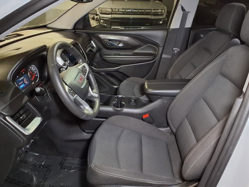 Used 2023 GMC Terrain SLE w/ Elevation Edition image 16