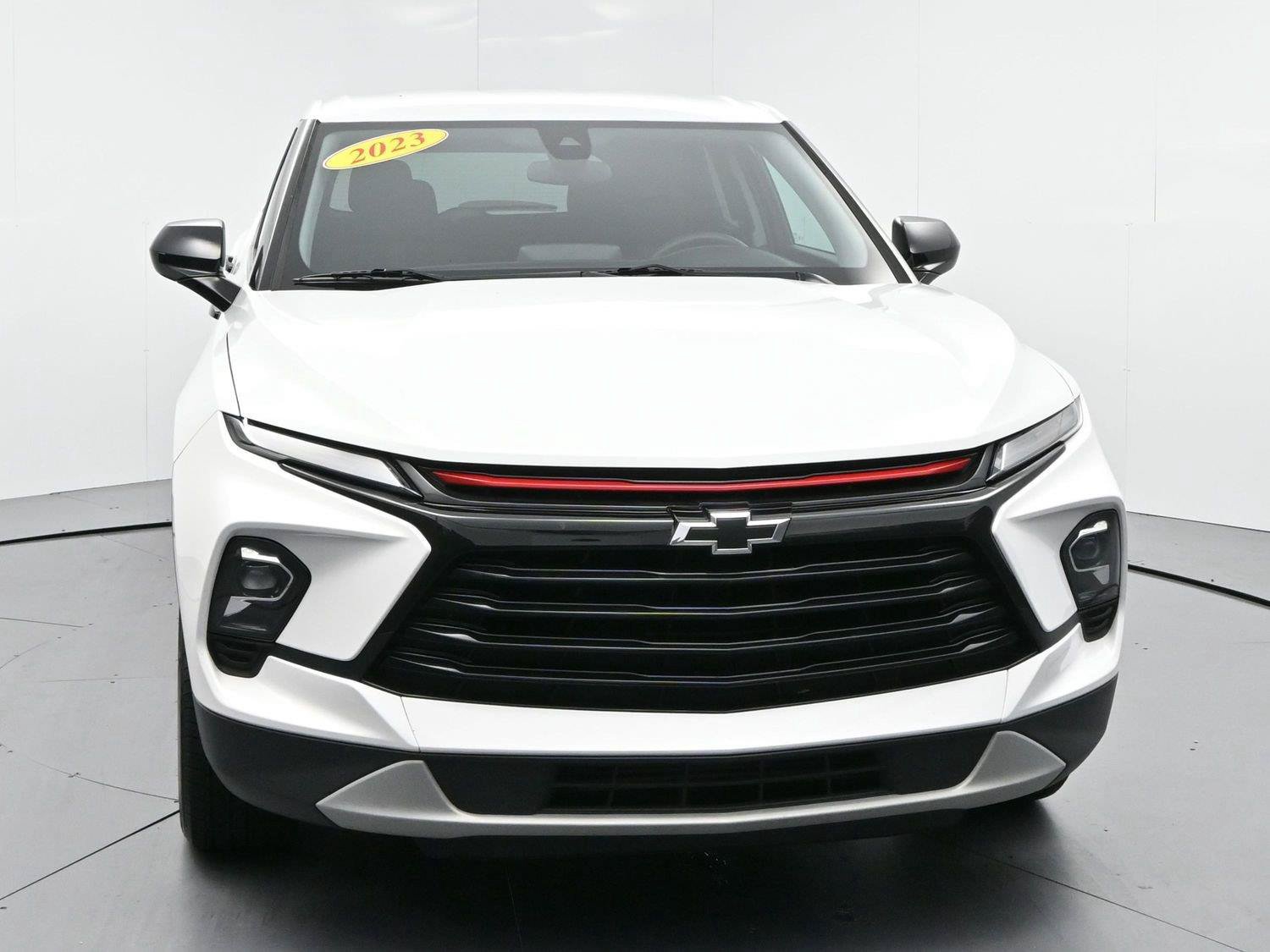Used 2023 Chevrolet Blazer LT FWD image 2