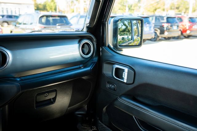 Used 2020 Jeep Wrangler Unlimited Sahara image 17