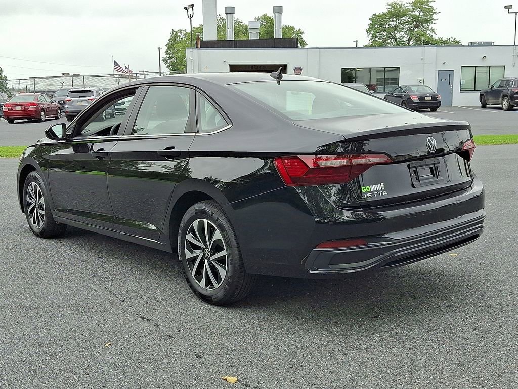 Used 2024 Volkswagen Jetta S image 4