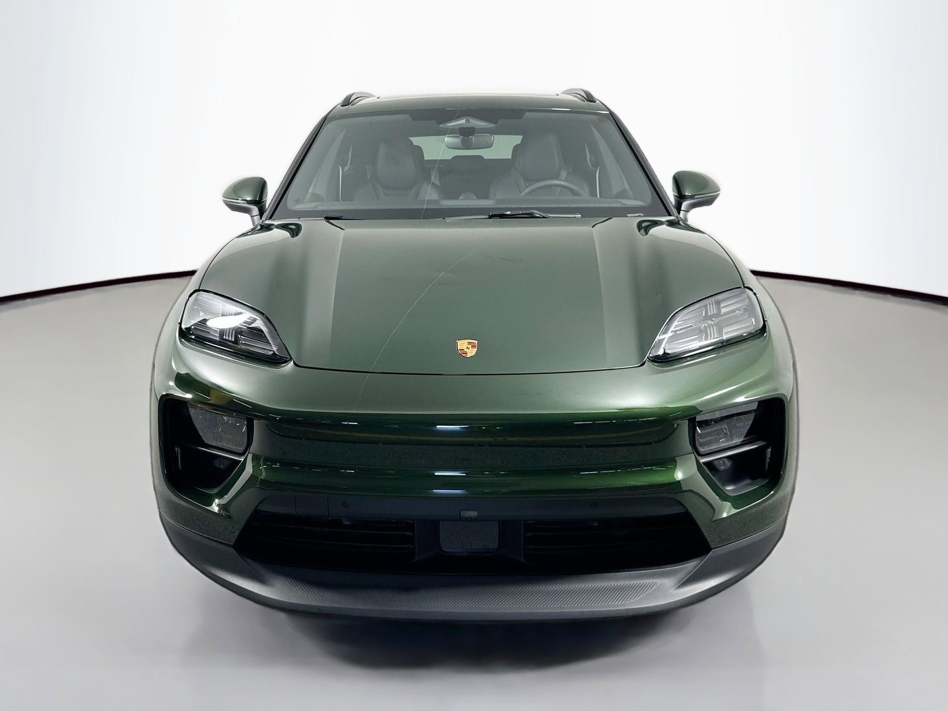 Certified 2025 Porsche Macan Electric image 10