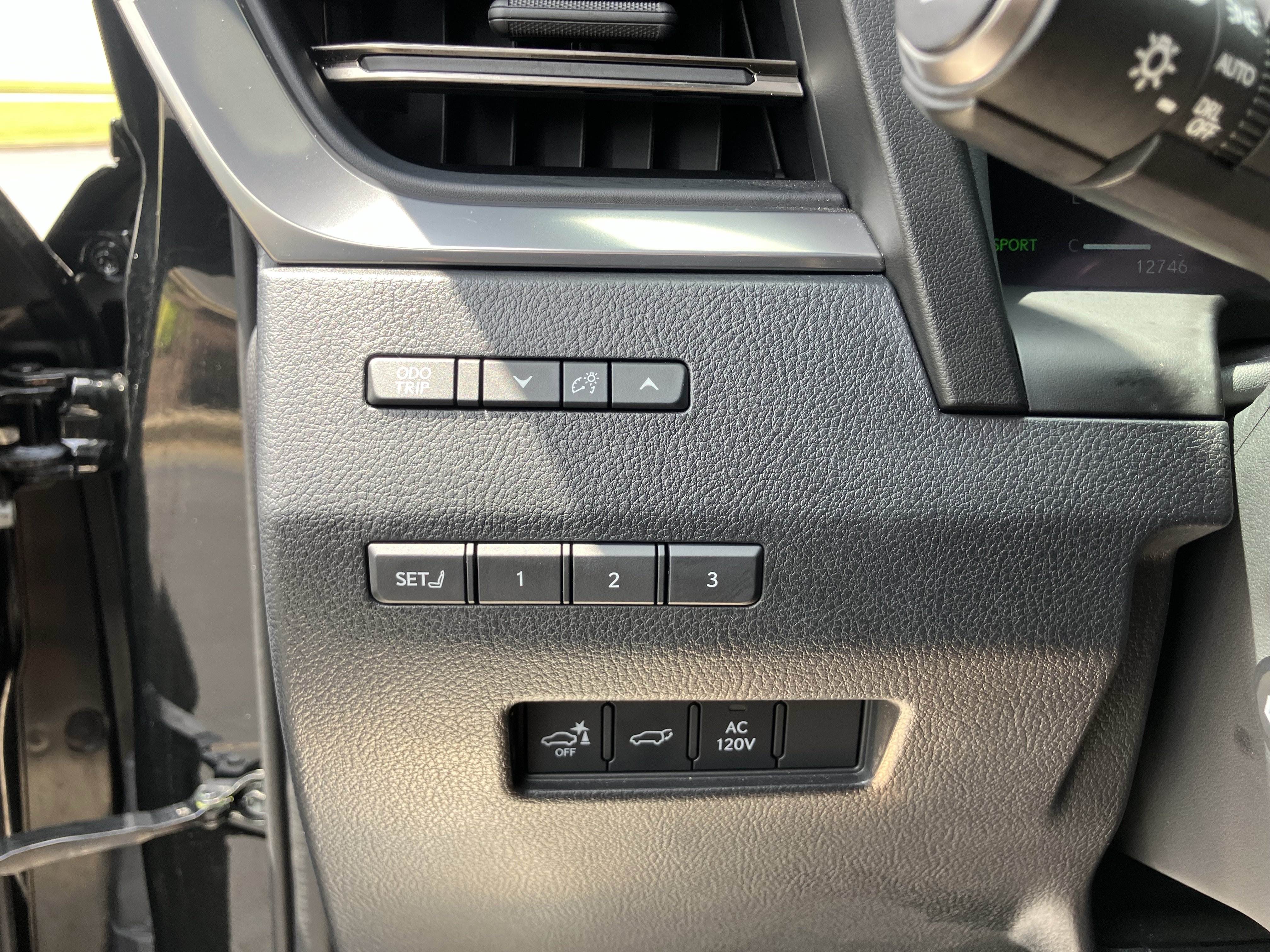 Used 2024 Lexus GX 550 w/ Cold Area Package AWD/4WD image 19