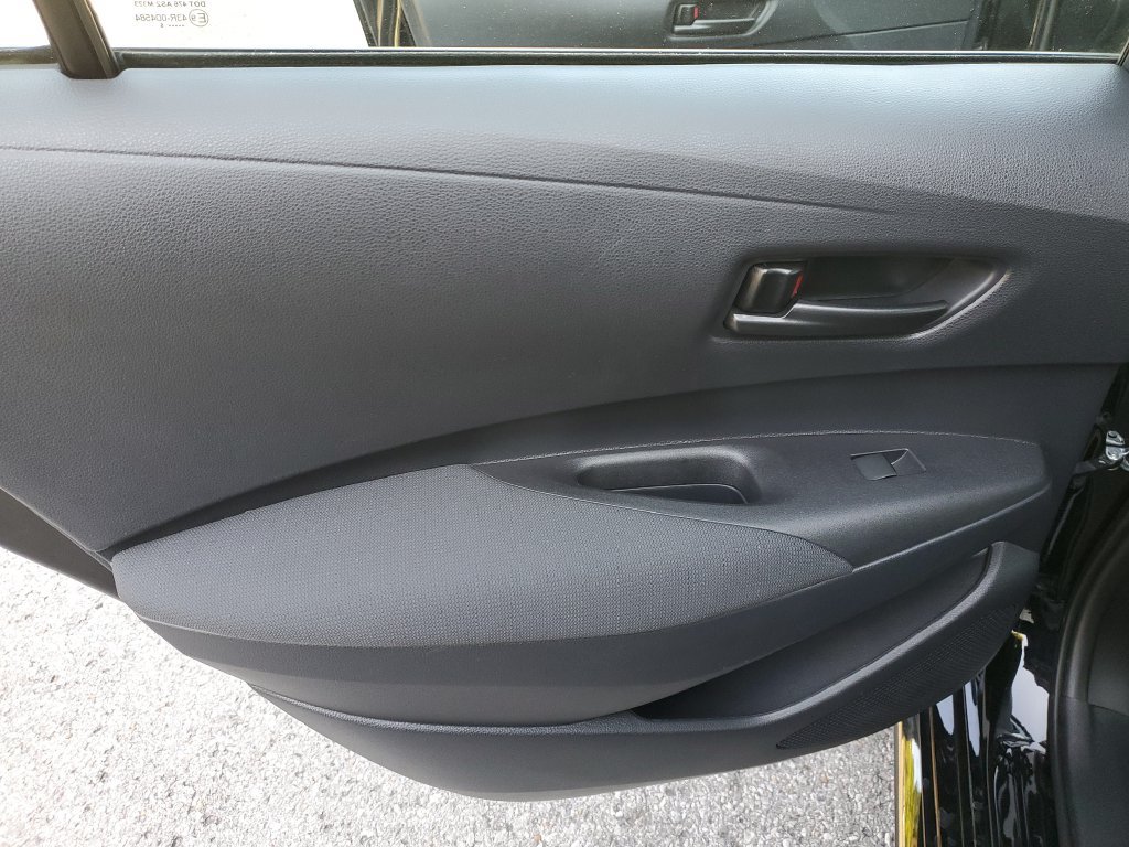 Used 2025 Toyota Corolla LE FWD image 10