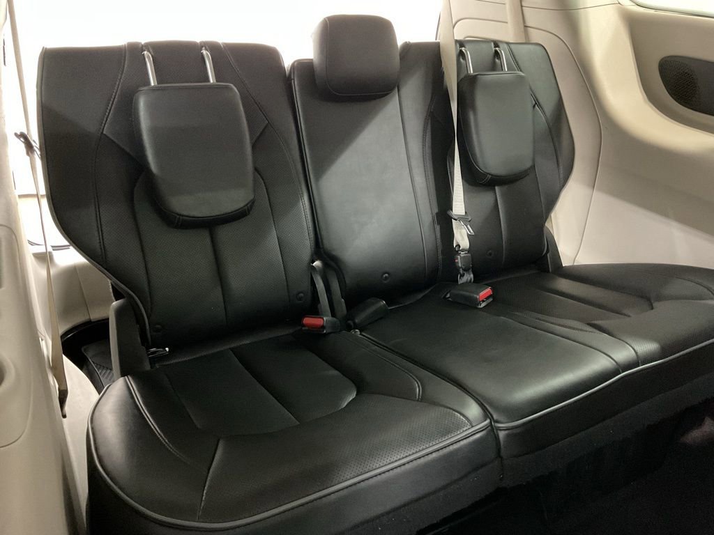 Used 2018 Chrysler Pacifica Limited w/ Tire & Wheel Group image 26