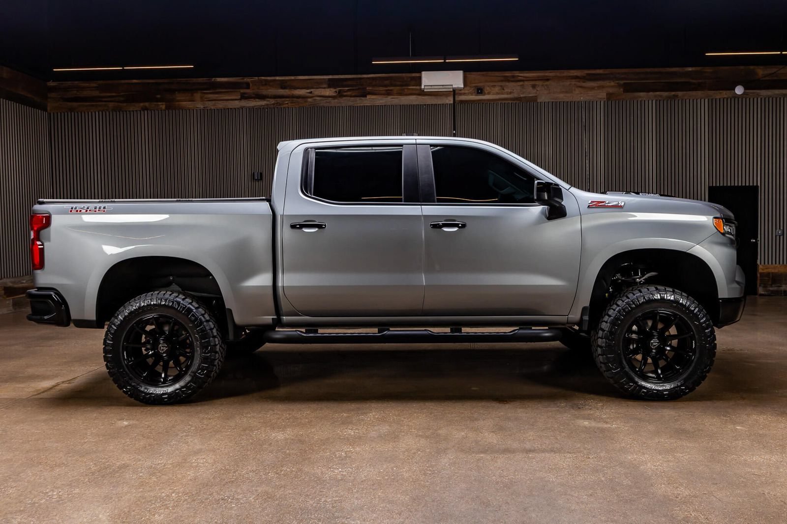 Used 2025 Chevrolet Silverado 1500 LT Trail Boss w/ Convenience Package II AWD/4WD image 11