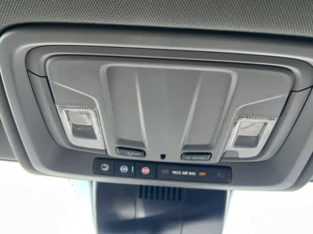 Used 2025 GMC Sierra 1500 SLT AWD/4WD image 31