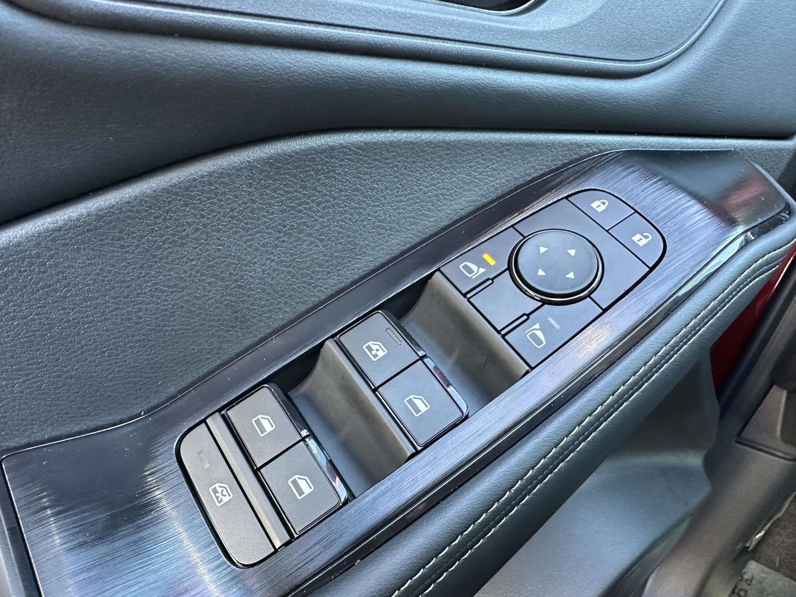 Used 2026 Nissan Rogue SV image 32